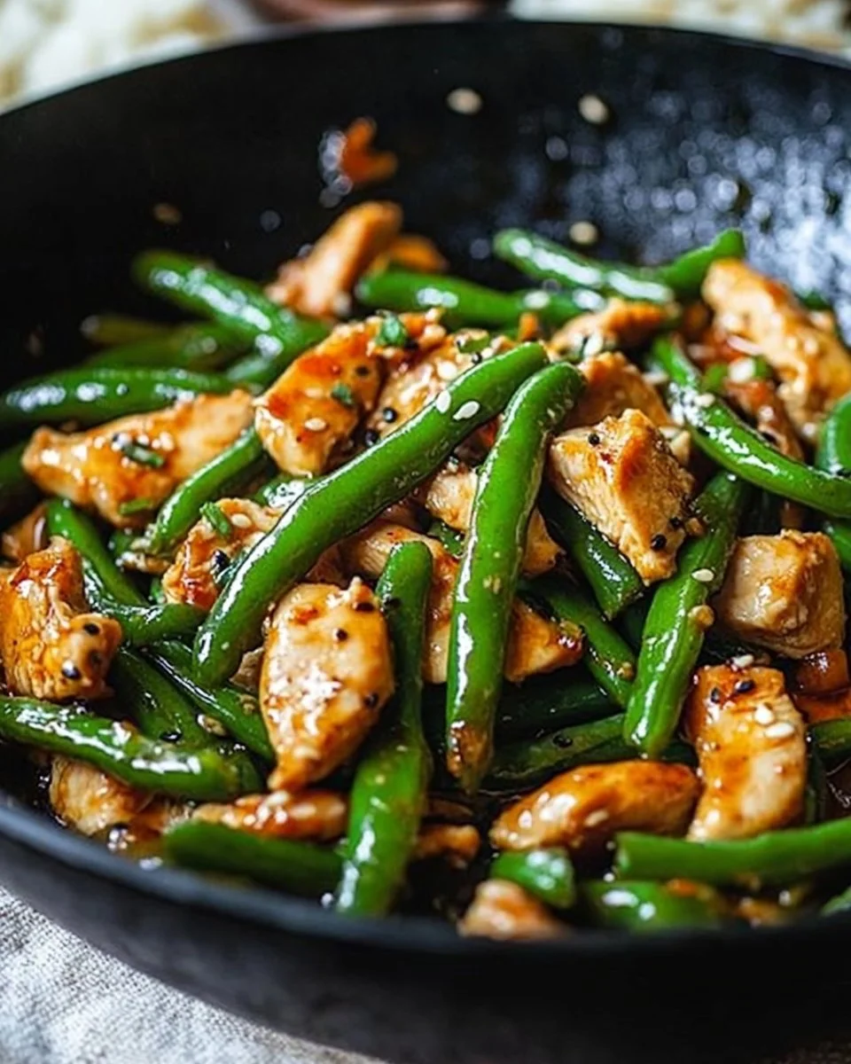 20-minute string bean chicken stir-fry with vegetables and chicken pieces