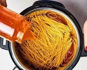 Cooking spaghetti in an Instant Pot for quick meal preparation